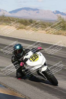 media/Nov-16-2025-Race Pace (Sun) [[8c5fa54630]]/Verified Riders/4-Turn 3 Inside (1050am)/